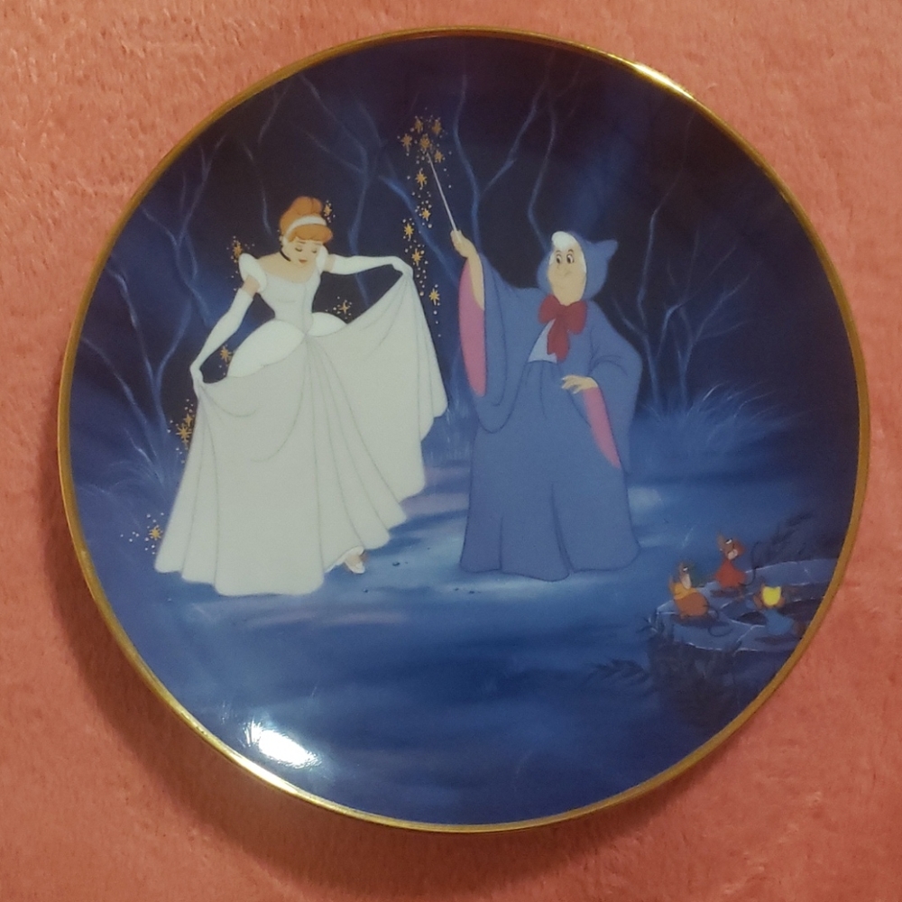 Ornamental Disney Plate. "Cinderella 45th Anniver"